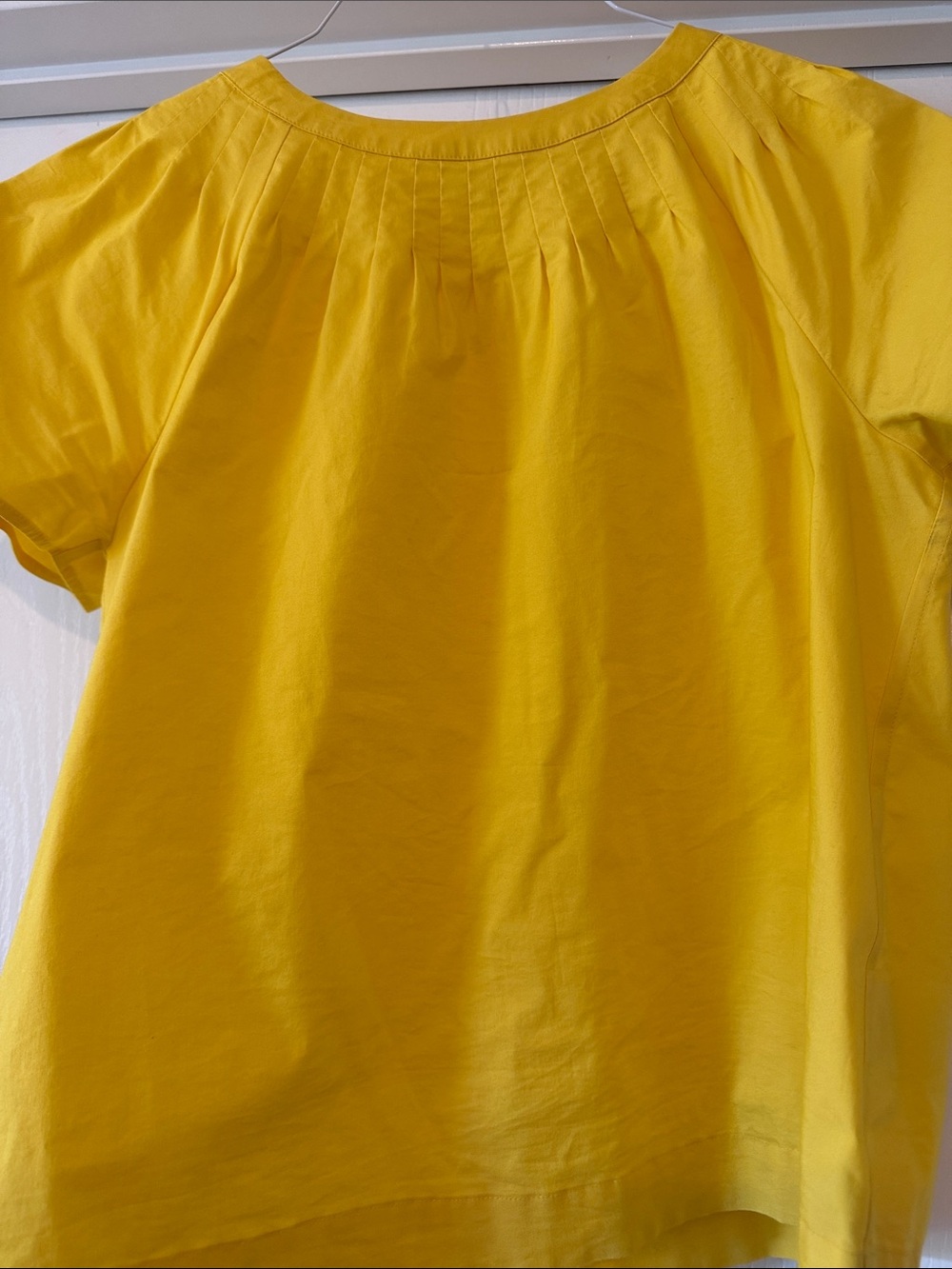 BROOKS BROTHERS Women's Yellow Short-Sleeve Pleated Neck Top - sz 8